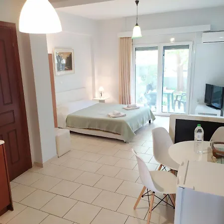 Apartment Studio In Kirra, Ancient Port Of Delphi Near The Beach Kirra