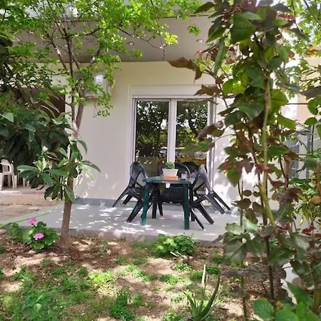 Apartment Studio In Kirra, Ancient Port Of Delphi Near The Beach *